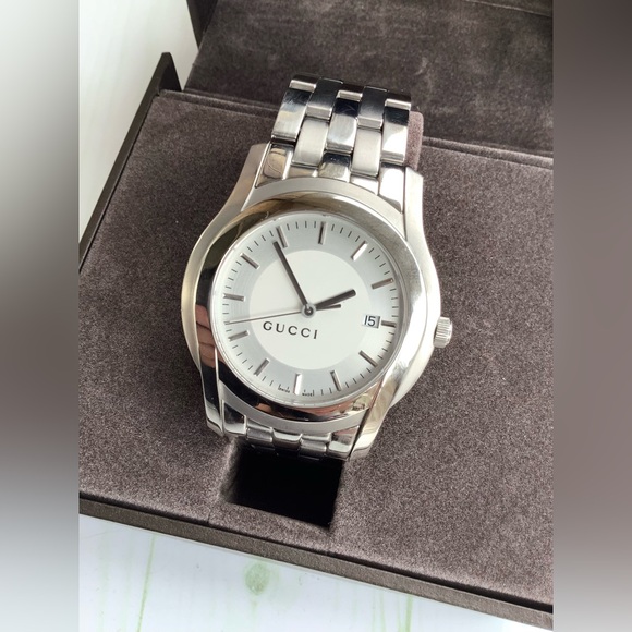 Dressy men’s GUCCI watch 🌟🌟🌟 - Picture 2 of 15